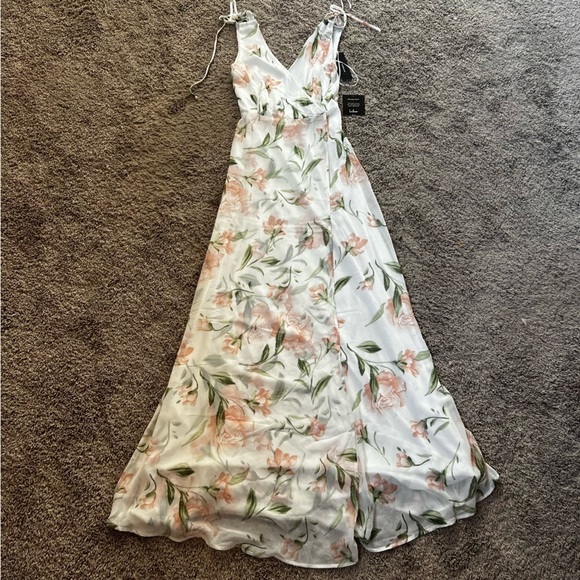 NWT Lulu’s Romantic Possibilities White Floral Maxi Dress - Picture 11 of 11